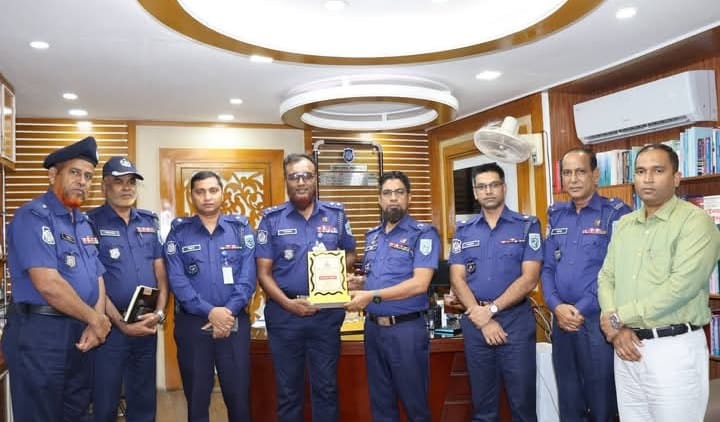 বদলি জনিত বিদায় সংবর্ধনা পুলিশ কর্মকর্তাদের