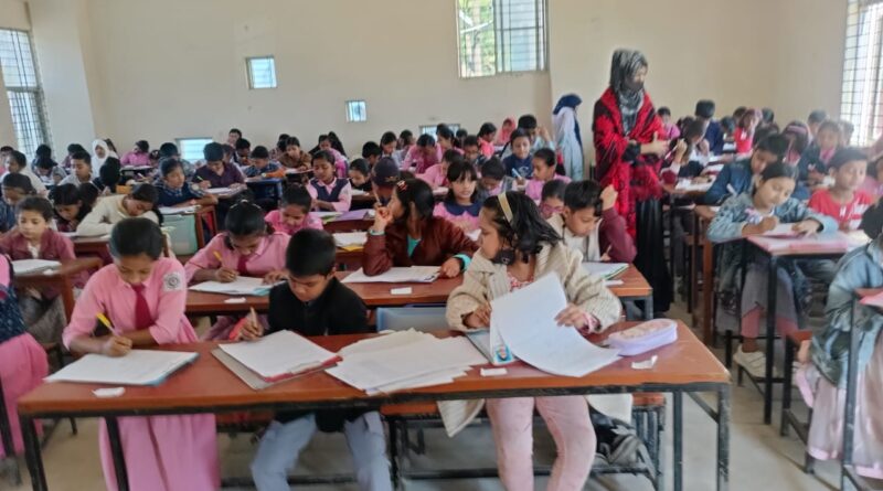 সীতাকুণ্ডে সিটিজেন মেধাবৃত্তি পরীক্ষা ২০২৫ এর দৃশ্য