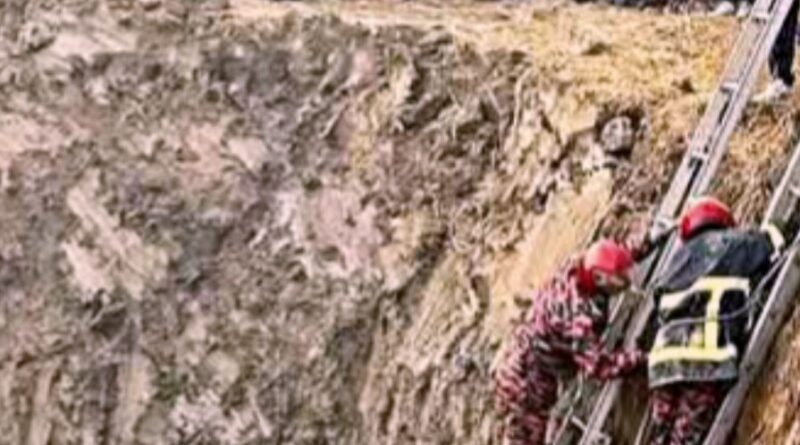 ৩২ ঘণ্টা পর গর্তে পড়ে শিশু সাজিদ উদ্ধার অভিযানের বাস্তব ছবি